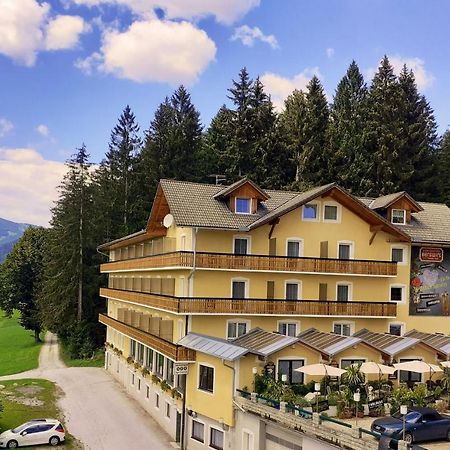 LiebesNesterl Bergwirt - Boutique Hotel Köflach Extérieur photo