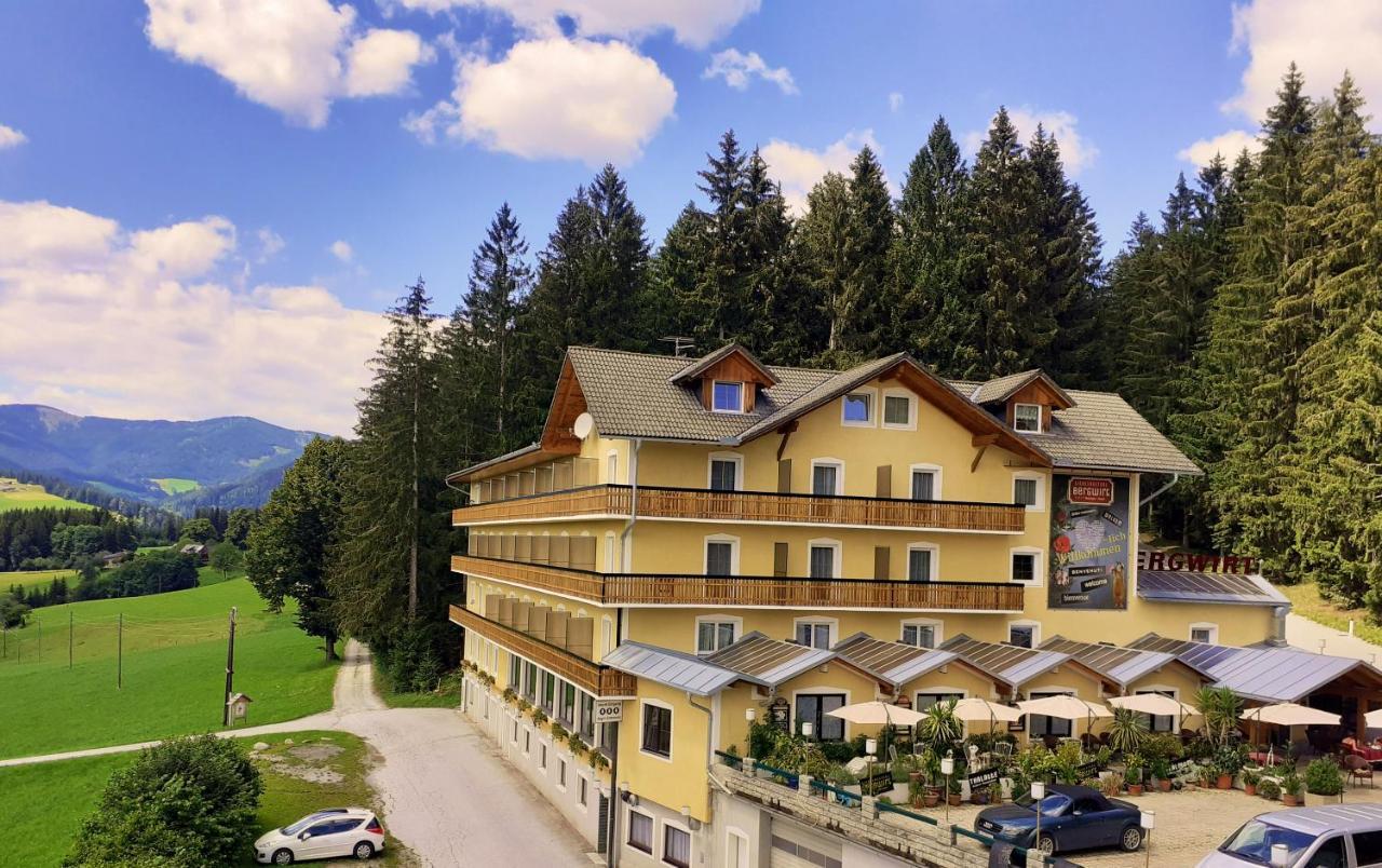 LiebesNesterl Bergwirt - Boutique Hotel Köflach Extérieur photo