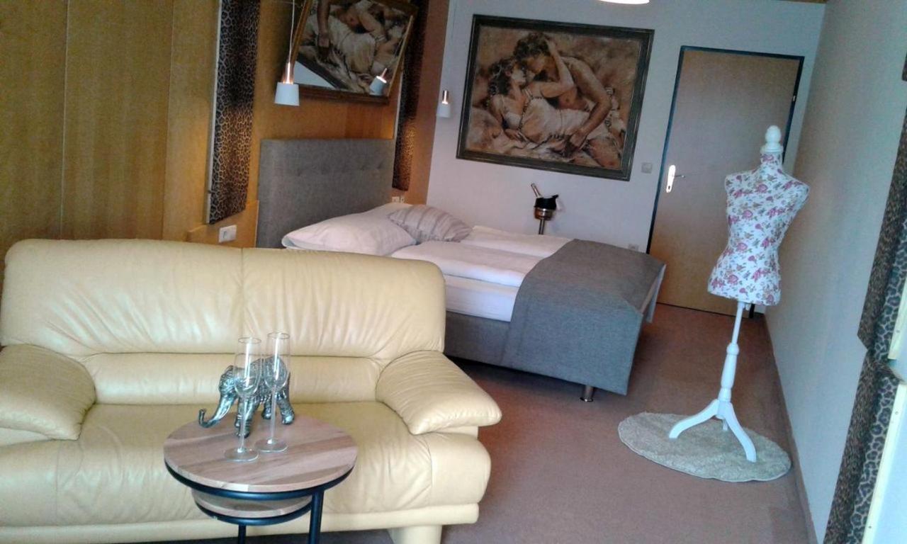 LiebesNesterl Bergwirt - Boutique Hotel Köflach Extérieur photo
